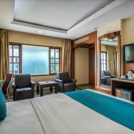 Golden Metro Hotel Бенґалуру Екстер'єр фото